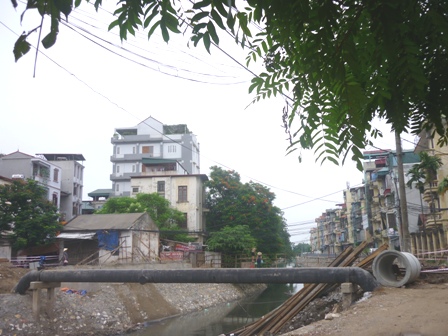 Hà Nội Gần 3 năm chưa làm xong vài mét cầu